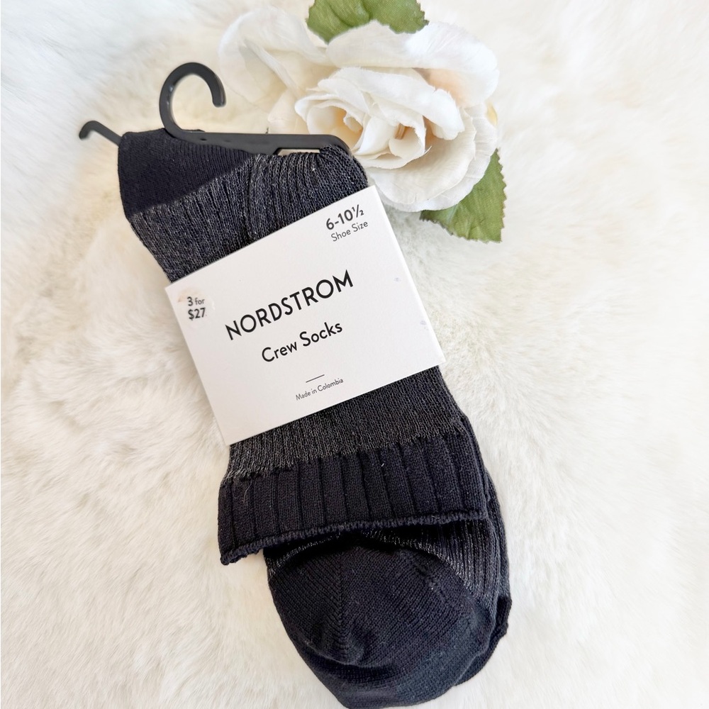 New with tag Nordstrom Black with silver Crew  Socks SZ 6-10 1/2